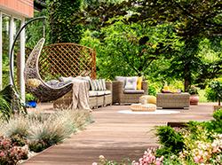 How to Glam Up Your Outdoor Living Space for Summer Get Togethers